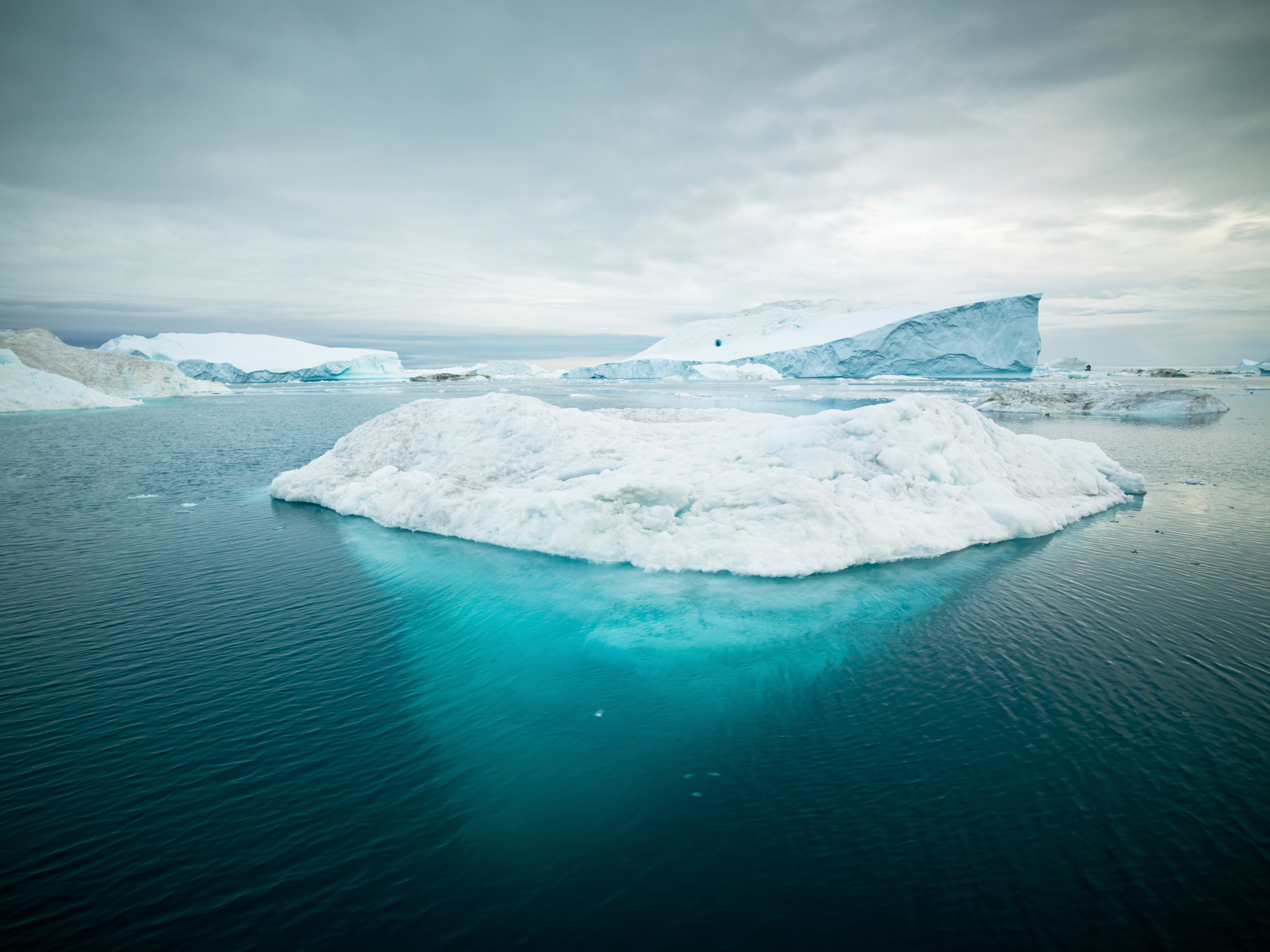 Monitoring global sea level rise using satellite data